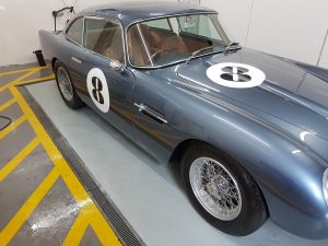 DB4 angle front